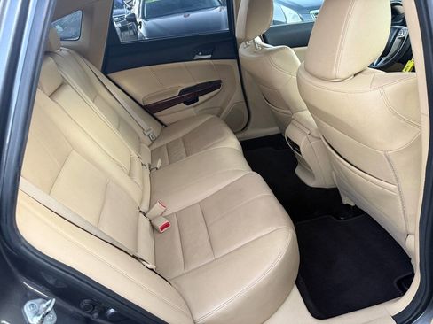 Used 2011 Honda Crosstour EX-L image 18