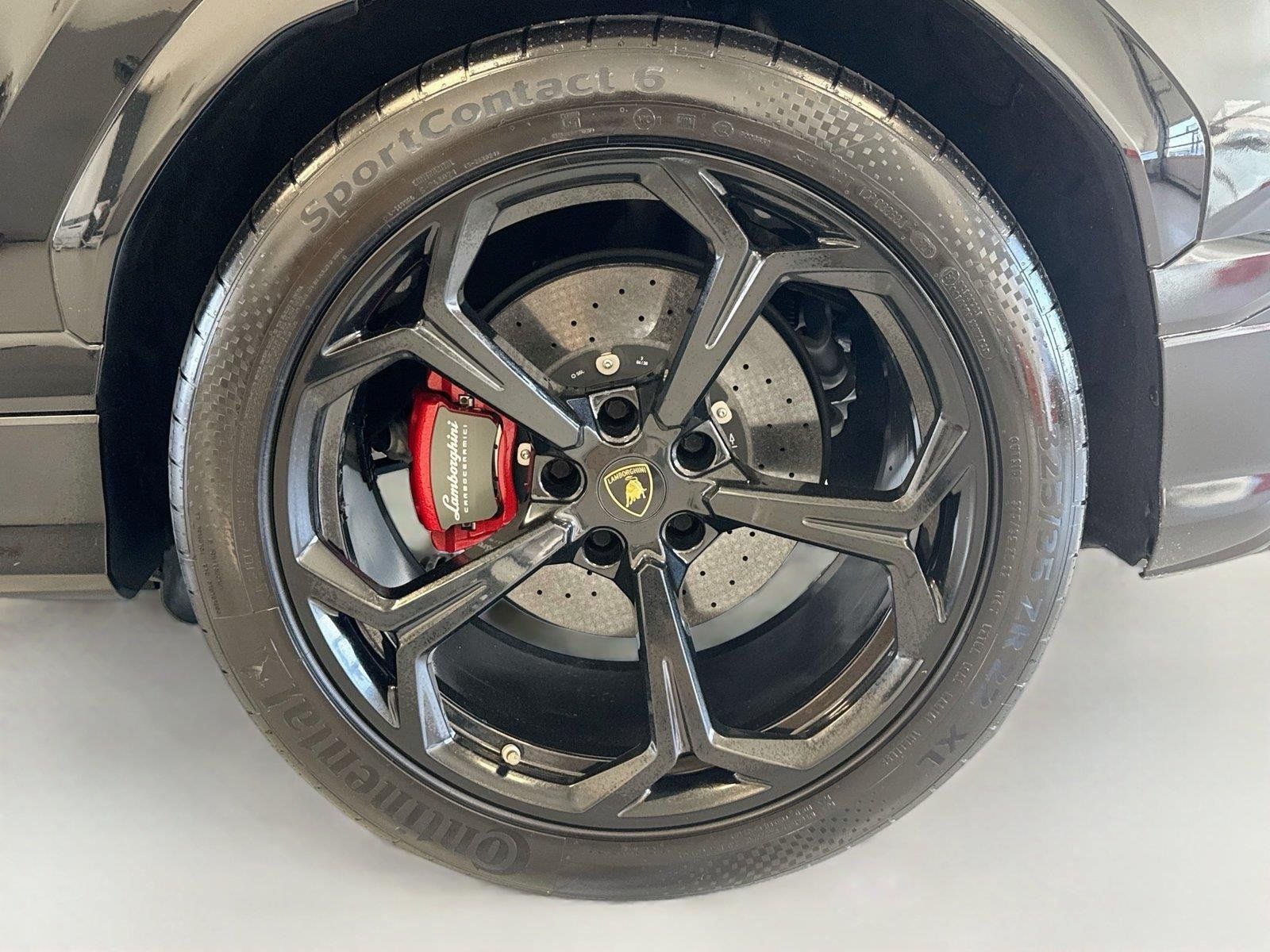 Used 2020 Lamborghini Urus AWD/4WD image 6