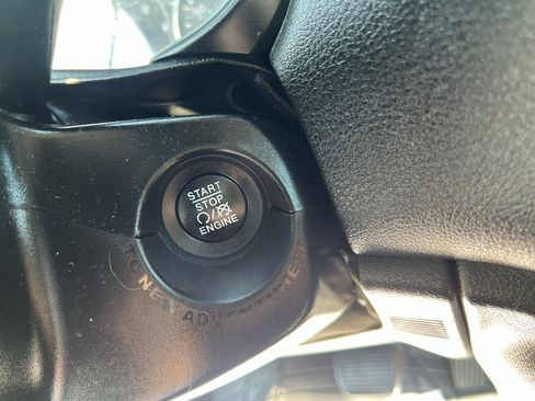 Used 2020 Jeep Renegade Altitude AWD/4WD image 28