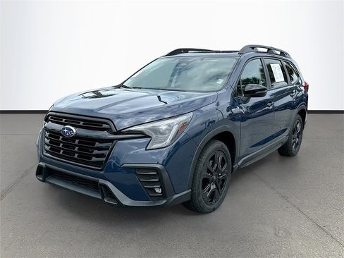 Used 2023 Subaru Ascent Onyx Edition image 3