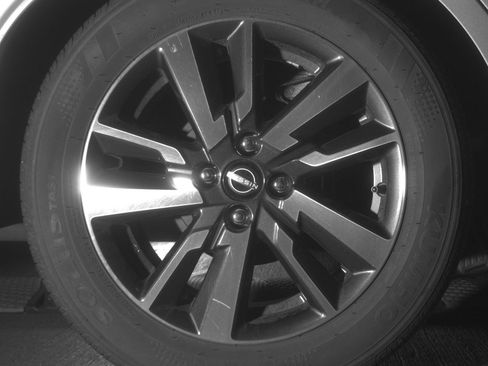 Used 2025 Nissan Versa SV FWD image 15