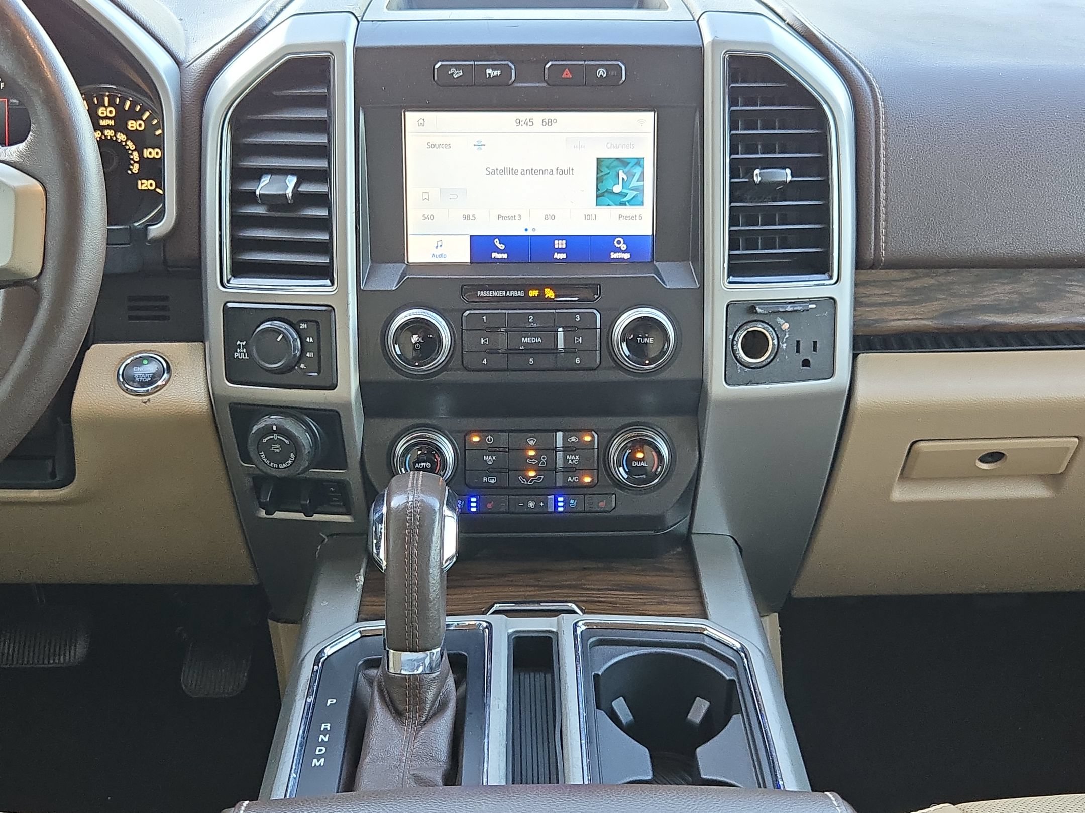 Used 2019 Ford F150 Lariat w/ Equipment Group 502A Luxury AWD/4WD image 16