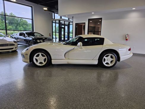 Used 1996 Dodge Viper RT/10 RWD image 2
