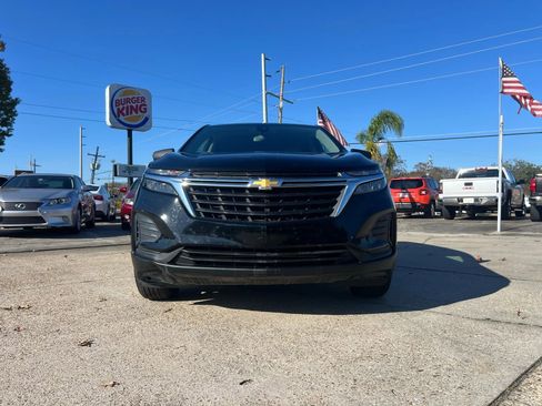 Used 2023 Chevrolet Equinox LS w/ LS Convenience Package FWD image 2
