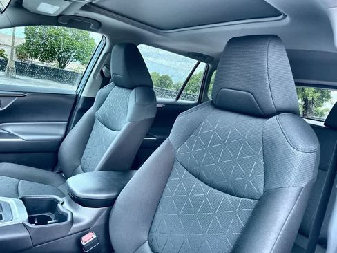 Used 2025 Toyota RAV4 XLE w/ Convenience Package FWD image 14
