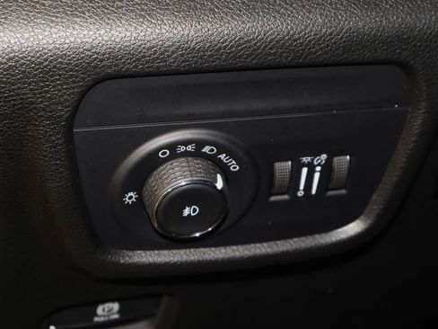 Used 2023 Jeep Grand Cherokee Limited w/ Black Appearance Package image 24