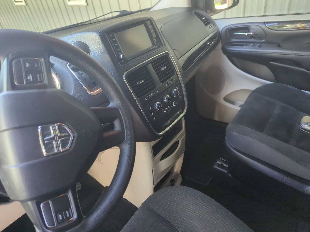 Used 2019 Dodge Grand Caravan SE FWD image 8