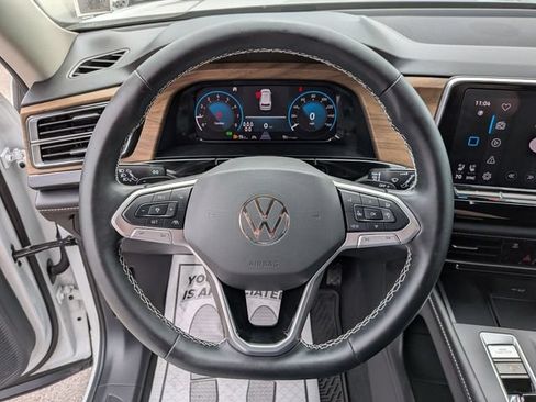Used 2024 Volkswagen Atlas SE AWD/4WD image 9