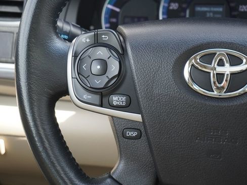 Used 2014 Toyota Camry XLE w/ Leather Package image 16