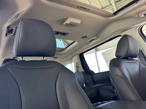 New 2026 Kia Carnival SX w/ SX Dark Edition Package FWD image 14