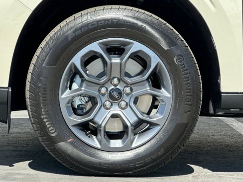 New 2025 Ford Maverick XLT w/ XLT Luxury Package image 23