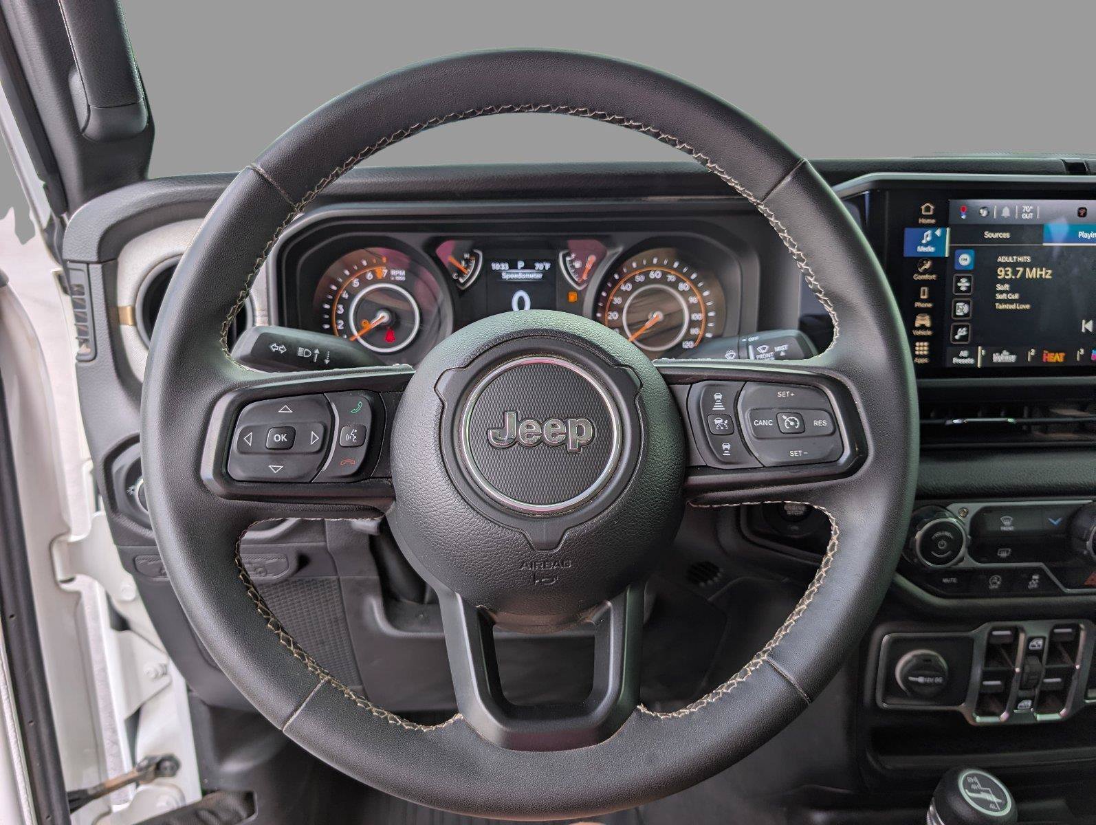 Used 2025 Jeep Gladiator Sport AWD/4WD image 26
