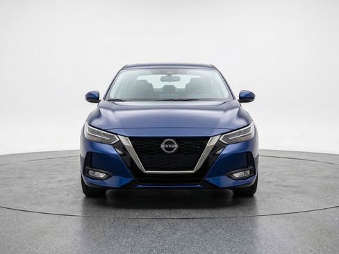 Used 2025 Nissan Sentra SV image 2