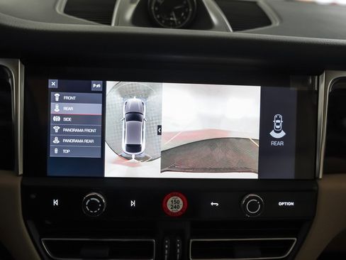 Certified 2025 Porsche Macan image 24