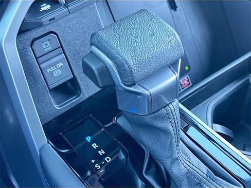 Used 2025 Toyota Sequoia Platinum image 17