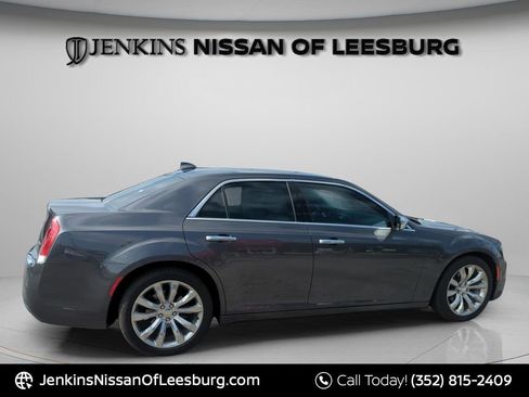 Used 2019 Chrysler 300 Limited RWD image 5