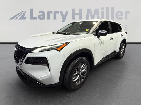 Used 2021 Nissan Rogue S FWD image 1