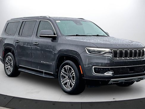Used 2022 Jeep Wagoneer Series III image 2