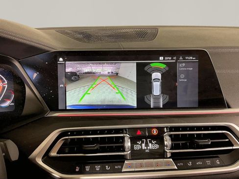 Used 2022 BMW X7 xDrive40i w/ Premium Package AWD/4WD image 19
