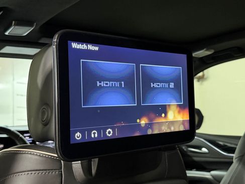 Certified 2024 Cadillac Escalade ESV V AWD/4WD image 31