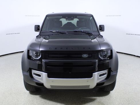 Used 2024 Land Rover Defender 110 S image 2