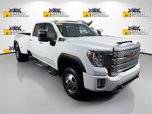 Used 2023 GMC Sierra 3500 Denali w/ Denali Ultimate Package image 3
