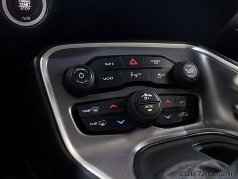Used 2019 Dodge Challenger R/T RWD image 40