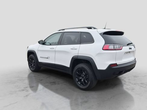 Used 2022 Jeep Cherokee Latitude AWD/4WD image 6