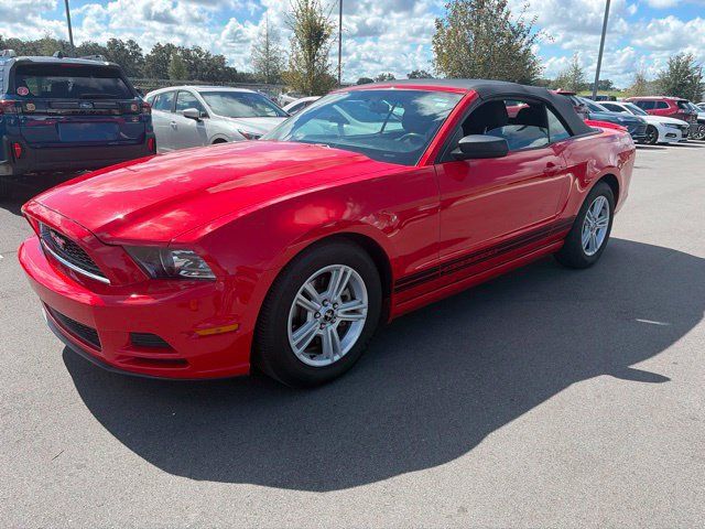 Used 2013 Ford Mustang Convertible RWD image 1
