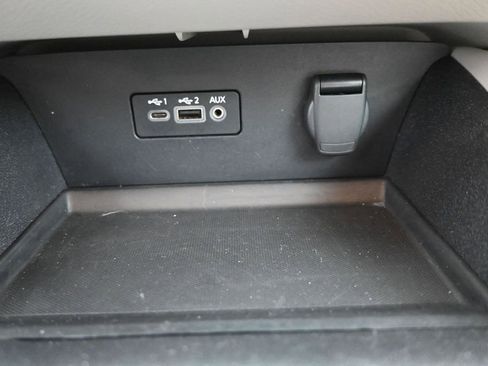 Used 2025 Nissan Altima 2.5 SV FWD image 27