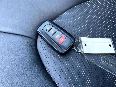 Used 2018 Toyota Camry XSE w/ Protection Package (Q2) image 12