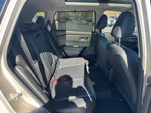 Used 2023 Nissan Rogue Platinum w/ Platinum Premium Package image 11