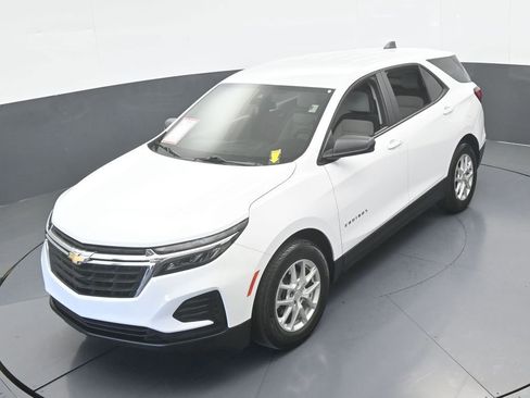 Used 2023 Chevrolet Equinox LS image 46