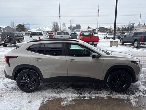 Used 2026 Chevrolet Trax ACTIV w/ Driver Confidence Package image 8