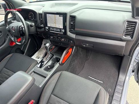 Used 2024 Nissan Frontier Pro-X RWD image 12