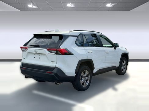 Used 2023 Toyota RAV4 XLE AWD/4WD image 7
