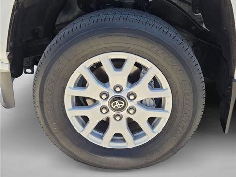 Certified 2024 Toyota Tacoma SR5 AWD/4WD image 22