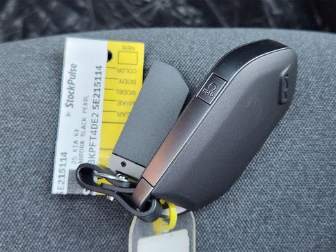 New 2025 Kia K4 LXS image 30