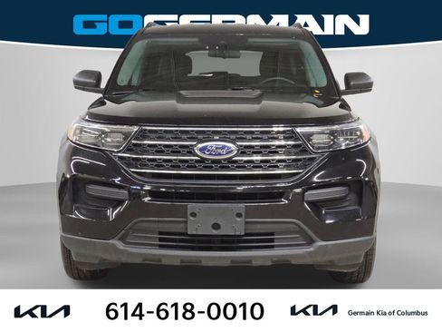 Used 2023 Ford Explorer XLT image 2