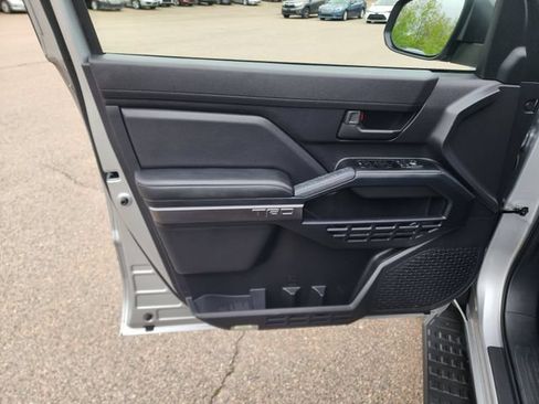 Certified 2025 Toyota 4Runner TRD Off-Road AWD/4WD image 18