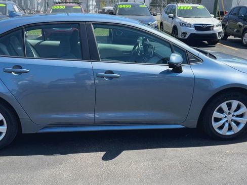 Used 2021 Toyota Corolla LE image 9