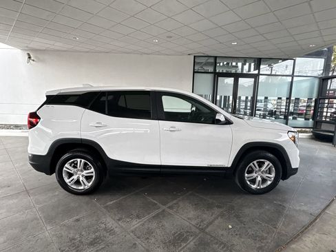 Used 2024 GMC Terrain SLE image 24