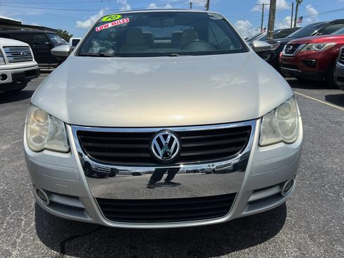 Used 2010 Volkswagen Eos Komfort FWD image 3