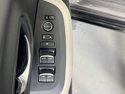 Used 2024 Honda HR-V EX-L image 17