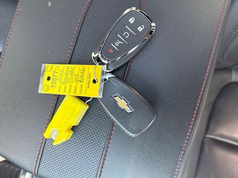 Used 2023 Chevrolet Traverse RS AWD/4WD image 31