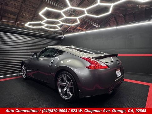 Used 2011 Nissan 370Z Touring w/ Sport Pkg RWD image 4