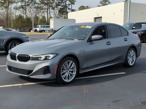 Certified 2023 BMW 330e w/ Premium Package image 5