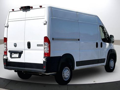 Used 2025 RAM ProMaster 2500 w/ Convenience Group FWD image 8