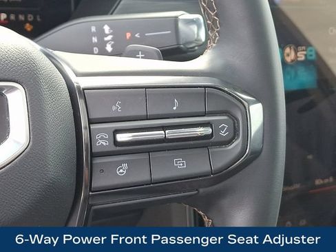 Used 2025 GMC Acadia AT4 w/ Luxury Package AWD/4WD image 8