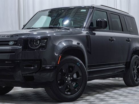 Used 2023 Land Rover Defender 110 X-Dynamic SE image 2